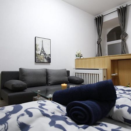 Comfort Triple Room Th Вена Экстерьер фото