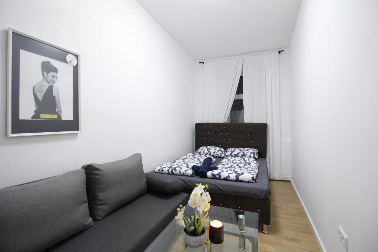 Comfort Triple Room Th Вена Экстерьер фото