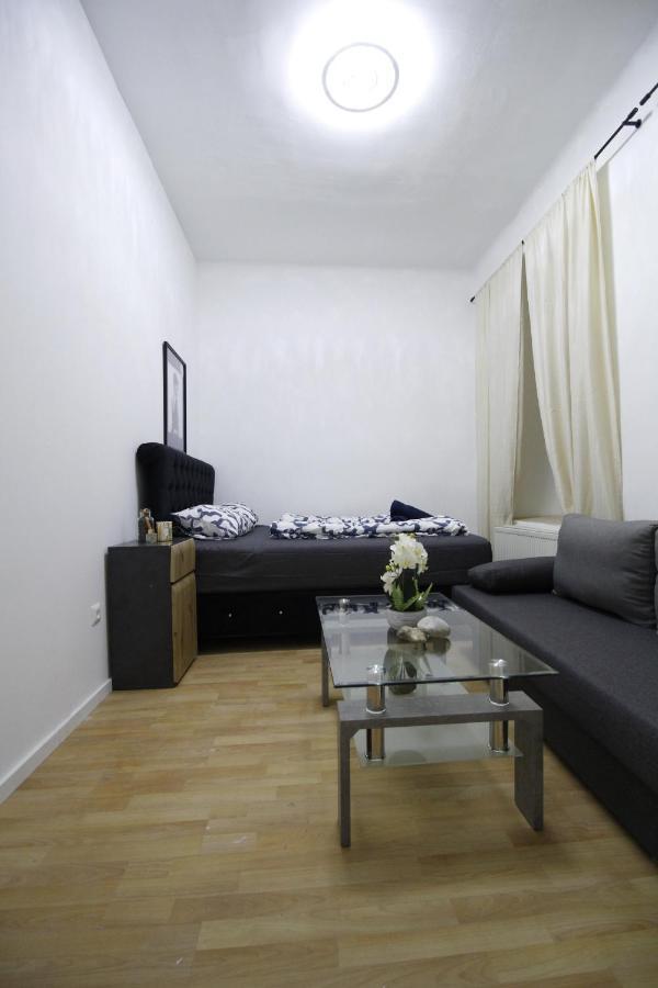 Comfort Triple Room Th Вена Экстерьер фото