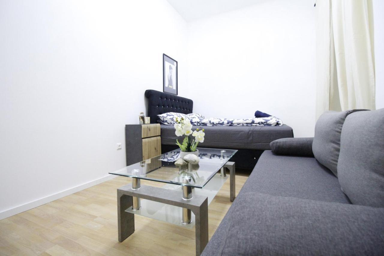 Comfort Triple Room Th Вена Экстерьер фото