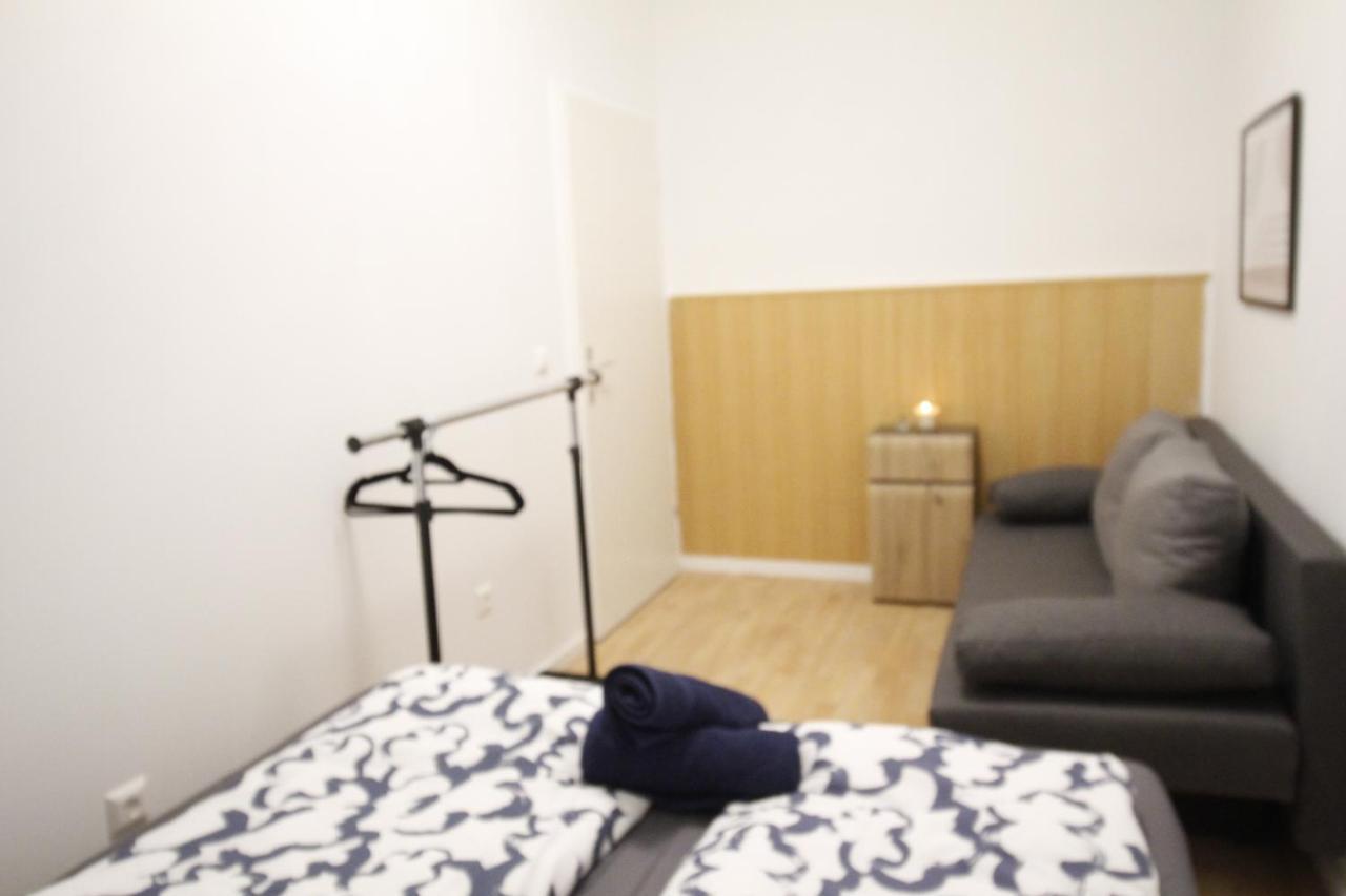 Comfort Triple Room Th Вена Экстерьер фото