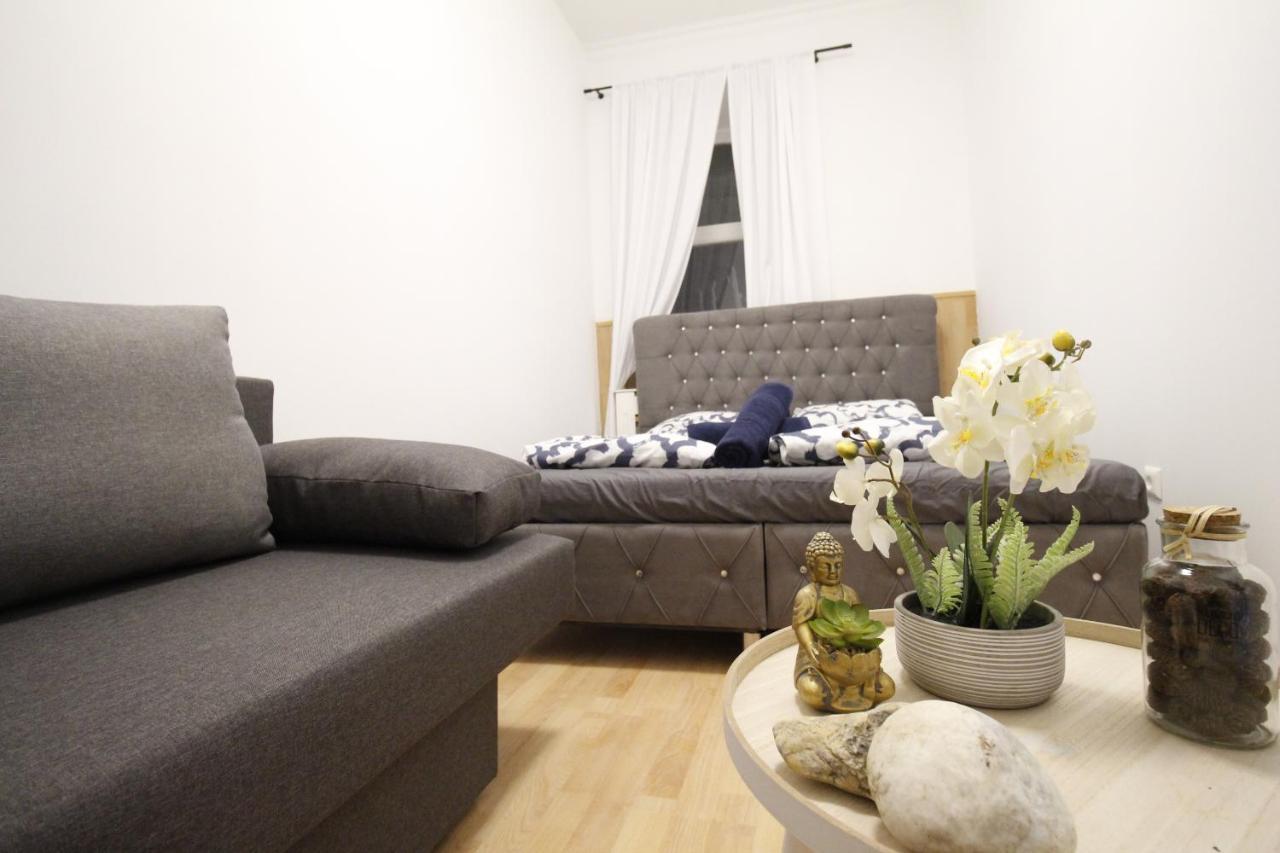 Comfort Triple Room Th Вена Экстерьер фото